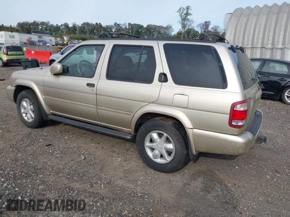 ✅ 2001 Nissan Pathfinder SE • VIN: JN8DR09Y01W579252 • Lot: 43322316. Listed on IAAI with 214,220 mi. Free auction sales archive from the USA and detailed vehicle history report at DreamBid. Image 3.