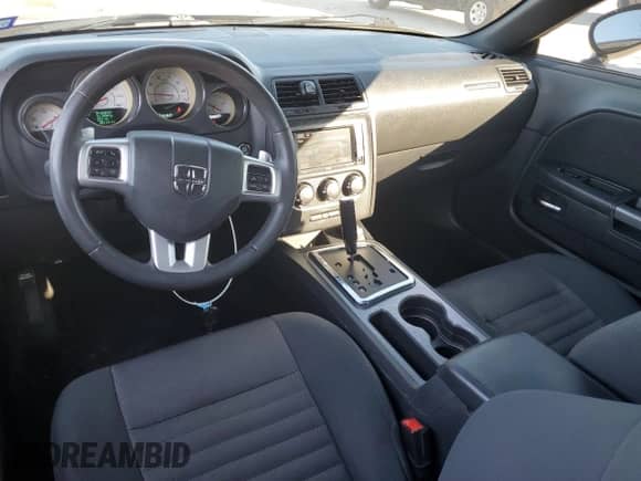 ✅ 2014 Dodge Challenger R/T 100th Anniversary Appearance • VIN: 2C3CDYBT4EH176600 • Lot: 73019654. Wystawiony na Copart z przebiegiem 85 114 mil. Bezpłatny archiwum sprzedaży aukcyjnych z USA i szczegółowy raport historii pojazdu na DreamBid. Zdjęcie 8.