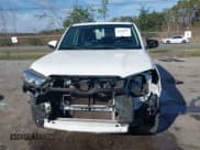 ✅ 2017 Toyota 4Runner SR5 Premium • VIN: JTEBU5JR2H5422983 • Lot: 43788237. Wystawiony na IAAI z przebiegiem 69 156 mil. Bezpłatny archiwum sprzedaży aukcyjnych z USA i szczegółowy raport historii pojazdu na DreamBid. Zdjęcie 12.