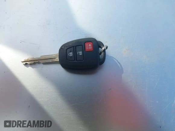 ✅ 2017 Toyota Tacoma TRD Pro • VIN: 5TFCZ5AN6HX071281 • Lot: 43720789. Listed on IAAI with 202,716 mi. Free auction sales archive from the USA and detailed vehicle history report at DreamBid. Image 11.