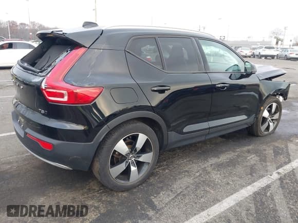 ✅ 2021 Volvo XC40 Momentum • VIN: YV4162UK4M2471473 • Lot: 43780178. Wystawiony na IAAI z przebiegiem 44 464 mil. Bezpłatny archiwum sprzedaży aukcyjnych z USA i szczegółowy raport historii pojazdu na DreamBid. Zdjęcie 4.