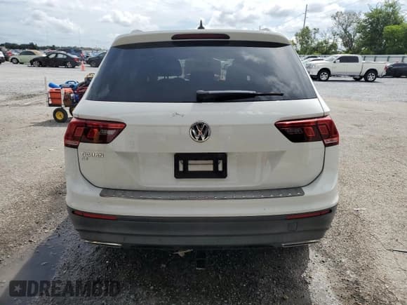 ✅ 2019 Volkswagen Tiguan SE • VIN: 3VV3B7AX2KM147840 • Lot: 71412155. Wystawiony na Copart z przebiegiem 116 972 mil. Bezpłatny archiwum sprzedaży aukcyjnych z USA i szczegółowy raport historii pojazdu na DreamBid. Zdjęcie 6.