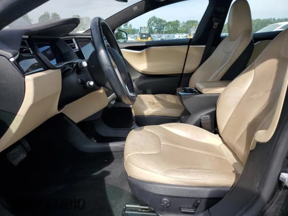 ✅ 2015 Tesla Model S 85 • VIN: 5YJSA1H10FFP74798 • Lot: 70705315. Listed on Copart with 133,006 mi. Free auction sales archive from the USA and detailed vehicle history report at DreamBid. Image 7.