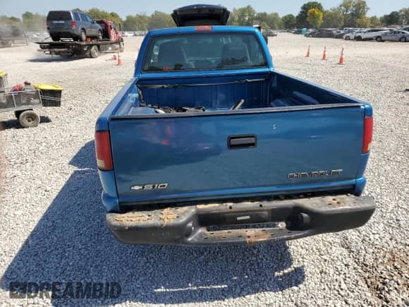 2002 Chevrolet S-10 LS z VIN 1GCCS145X28114255, wystawiony jako Copart lot #80674245 z przebiegiem 124 221 mil mil oraz Szkoda całkowita • Salvage title. Historia ofert i sprzedaży dostępna na DreamBid. Obrazek 6.