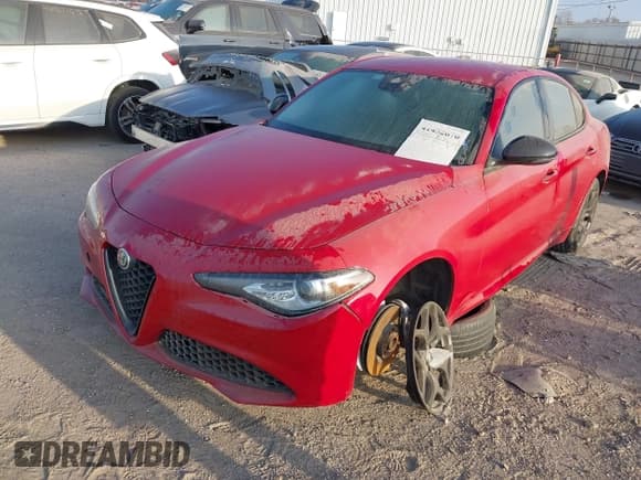 ✅ 2021 Alfa Romeo Giulia • VIN: ZARFAMAN1M7649060 • Lot: 41452670. Listed on IAAI with 47,259 mi. Free auction sales archive from the USA and detailed vehicle history report at DreamBid. Image 17.
