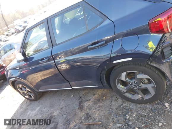 ✅ 2022 Hyundai Venue Limited • VIN: KMHRC8A32NU187727 • Lot: 41248613. Listed on IAAI with 48,923 mi. Free auction sales archive from the USA and detailed vehicle history report at DreamBid. Image 14.