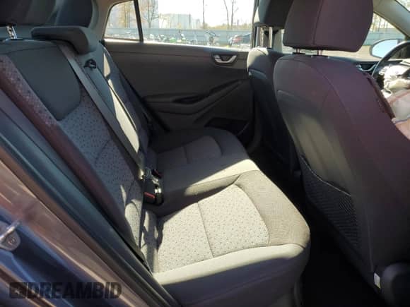 2018 Hyundai Ioniq SEL с VIN KMHC75LC4JU084485, выставлен на аукционе Copart как лот 89862055 с пробегом 77 239 миль миль и Списание • Salvage title. История ставок и продаж доступна на DreamBid. Изображение 10.