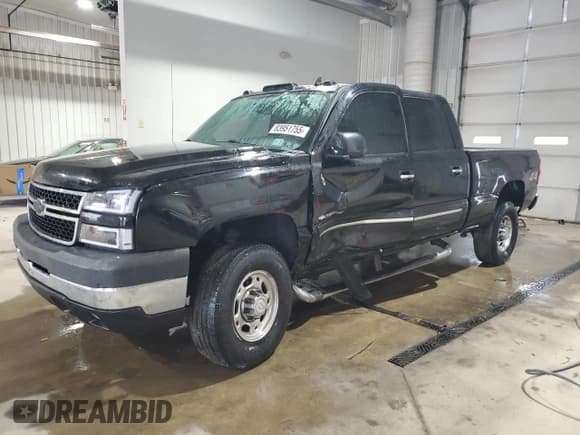✅ 2006 Chevrolet Silverado 2500HD LT2 • VIN: 1GCHK23U16F175953 • Lot: 83951755. Wystawiony na Copart z przebiegiem 180 509 mil. Bezpłatny archiwum sprzedaży aukcyjnych z USA i szczegółowy raport historii pojazdu na DreamBid. Zdjęcie 1.