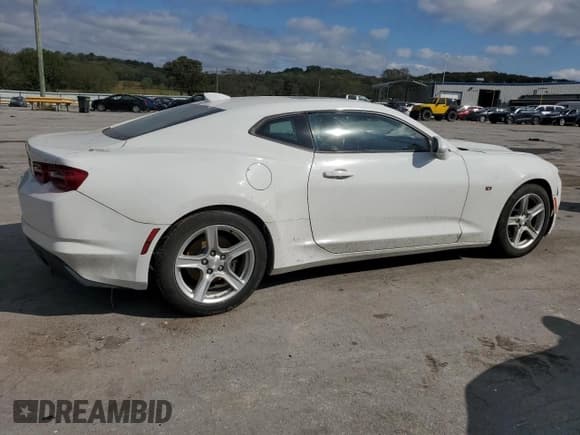✅ 2019 Chevrolet Camaro 2LT • VIN: 1G1FD1RX3K0147672 • Lot: 74310974. Wystawiony na Copart z przebiegiem 137 752 mil. Bezpłatny archiwum sprzedaży aukcyjnych z USA i szczegółowy raport historii pojazdu na DreamBid. Zdjęcie 3.