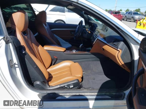 ✅ 2016 BMW 4 Series 435i xDrive • VIN: WBA3T7C54G5A37988 • Lot: 42279599. Listed on IAAI with 92,314 mi. Free auction sales archive from the USA and detailed vehicle history report at DreamBid. Image 5.