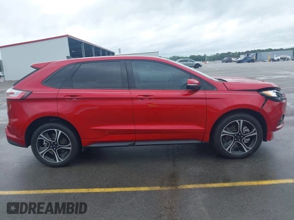 ✅ 2022 Ford Edge ST • VIN: 2FMPK4AP8NBA74246 • Lot: 42241036. Wystawiony na IAAI z przebiegiem 44 420 mil. Bezpłatny archiwum sprzedaży aukcyjnych z USA i szczegółowy raport historii pojazdu na DreamBid. Zdjęcie 13.