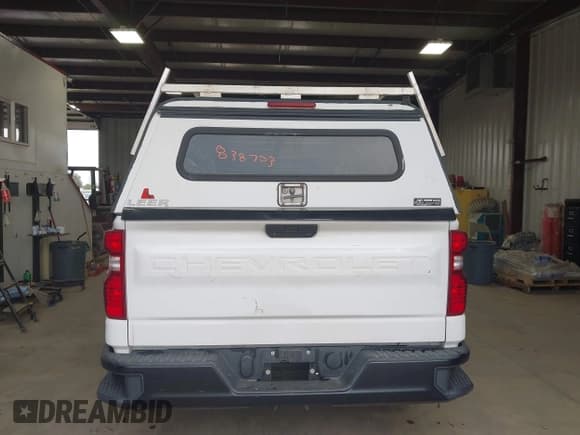 ✅ 2019 Chevrolet Silverado 1500 Work Truck • VIN: 3GCNWAEH3KG195793 • Lot: 42838703. Wystawiony na IAAI z przebiegiem 111 297 mil. Bezpłatny archiwum sprzedaży aukcyjnych z USA i szczegółowy raport historii pojazdu na DreamBid. Zdjęcie 16.