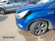 ✅ 2019 Ford Escape Titanium • VIN: 1FMCU9J93KUA70960 • Lot: 43736383. Wystawiony na IAAI z przebiegiem 121 525 mil. Bezpłatny archiwum sprzedaży aukcyjnych z USA i szczegółowy raport historii pojazdu na DreamBid. Zdjęcie 6.