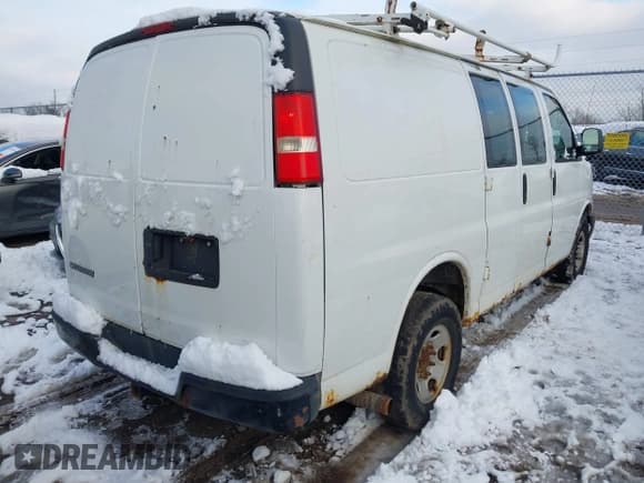 ✅ 2009 Chevrolet Express Cargo • VIN: 1GCGG25C491132775 • Lot: 43849295. Listed on IAAI with 251,860 mi. Free auction sales archive from the USA and detailed vehicle history report at DreamBid. Image 4.