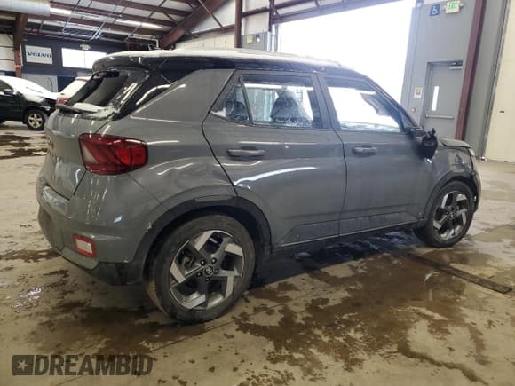✅ 2022 Hyundai Venue Limited • VIN: KMHRC8A33NU135331 • Lot: 43912335. Listed on Copart with 68,000 mi. Free auction sales archive from the USA and detailed vehicle history report at DreamBid. Image 3.