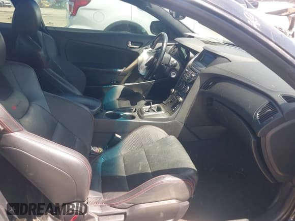 ✅ 2014 Hyundai Genesis Coupe Ultimate • VIN: KMHHU6KJ0EU119484 • Lot: 42589882. Wystawiony na IAAI z przebiegiem 96 957 mil. Bezpłatny archiwum sprzedaży aukcyjnych z USA i szczegółowy raport historii pojazdu na DreamBid. Zdjęcie 5.