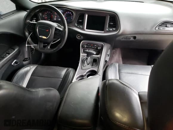 ✅ 2018 Dodge Challenger GT • VIN: 2C3CDZGG4JH311828 • Lot: 64277464. Wystawiony na Copart z przebiegiem 53 695 mil. Bezpłatny archiwum sprzedaży aukcyjnych z USA i szczegółowy raport historii pojazdu na DreamBid. Zdjęcie 8.