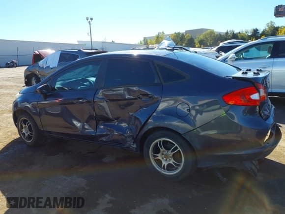✅ 2012 Ford Fiesta S • VIN: 3FADP4AJXCM136784 • Лот: 43584950. Опубликован ранее на IAAI с пробегом 118 421 миль. Бесплатный доступ к архиву аукционных продаж из США и подробный отчёт об истории автомобиля на DreamBid. Изображение 15.