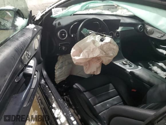 ✅ 2023 Mercedes-Benz C 300 • VIN: W1KWJ8EBXPG117463 • Lot: 88074365. Wystawiony na Copart z przebiegiem Nie podano. Bezpłatny archiwum sprzedaży aukcyjnych z USA i szczegółowy raport historii pojazdu na DreamBid. Zdjęcie 8.