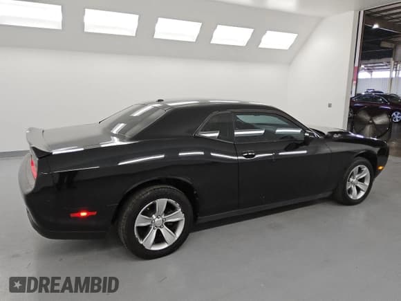 ✅ 2019 Dodge Challenger SXT • VIN: 2C3CDZAG6KH687733 • Lot: 86142935. Wystawiony na Copart z przebiegiem 87 905 mil. Bezpłatny archiwum sprzedaży aukcyjnych z USA i szczegółowy raport historii pojazdu na DreamBid. Zdjęcie 3.