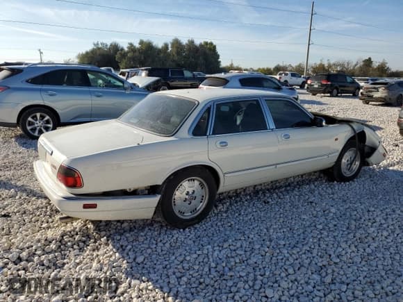 ✅ 1995 Jaguar XJ • VIN: SAJKX1745SC739290 • Лот: 82887524. Опубликован ранее на Copart с пробегом Не указан. Бесплатный доступ к архиву аукционных продаж из США и подробный отчёт об истории автомобиля на DreamBid. Изображение 3.
