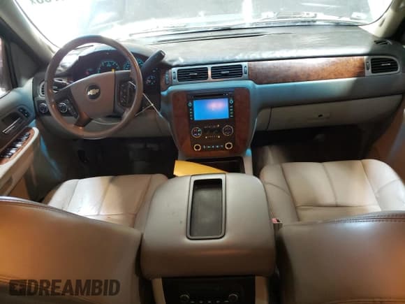 ✅ 2007 Chevrolet Avalanche 2LT • VIN: 3GNFK12317G207284 • Lot: 89691735. Listed on Copart with 227,812 mi. Free auction sales archive from the USA and detailed vehicle history report at DreamBid. Image 8.