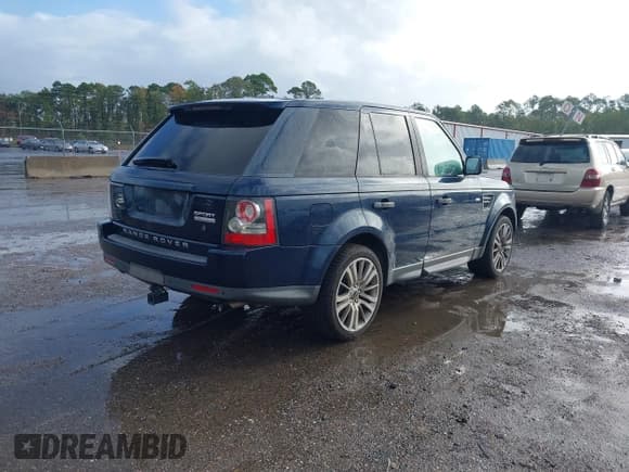 ✅ 2011 Land Rover Range Rover Sport HSE Lux • VIN: SALSK2D40BA271741 • Lot: 43371145. Listed on IAAI with 165,382 mi. Free auction sales archive from the USA and detailed vehicle history report at DreamBid. Image 4.