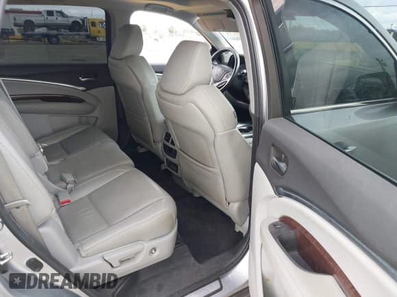 ✅ 2018 Acura MDX • VIN: 5J8YD4H32JL013878 • Lot: 43334972. Wystawiony na IAAI z przebiegiem 69 109 mil. Bezpłatny archiwum sprzedaży aukcyjnych z USA i szczegółowy raport historii pojazdu na DreamBid. Zdjęcie 8.