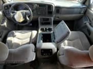 ✅ 2004 Chevrolet Tahoe LS • VIN: 1GNEC13T64R121410 • Lot: 70395744. Listed on Copart with 179,973 mi. Free auction sales archive from the USA and detailed vehicle history report at DreamBid. Image 8.