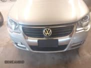 ✅ 2009 Volkswagen Eos Komfort • VIN: WVWBA71F09V021898 • Lot: 42855307. Listed on IAAI with 198,528 mi. Free auction sales archive from the USA and detailed vehicle history report at DreamBid. Image 6.