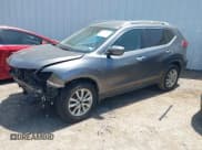 ✅ 2018 Nissan Rogue S • VIN: 5N1AT2MT1JC774460 • Lot: 42574492. Wystawiony na IAAI z przebiegiem 130 548 mil. Bezpłatny archiwum sprzedaży aukcyjnych z USA i szczegółowy raport historii pojazdu na DreamBid. Zdjęcie 2.