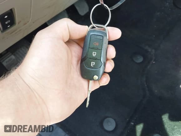 ✅ 2016 Ford F-150 XL • VIN: 1FTEW1CF0GFC55216 • Лот: 42018889. Опубликован ранее на IAAI с пробегом 199 132 миль. Бесплатный доступ к архиву аукционных продаж из США и подробный отчёт об истории автомобиля на DreamBid. Изображение 11.