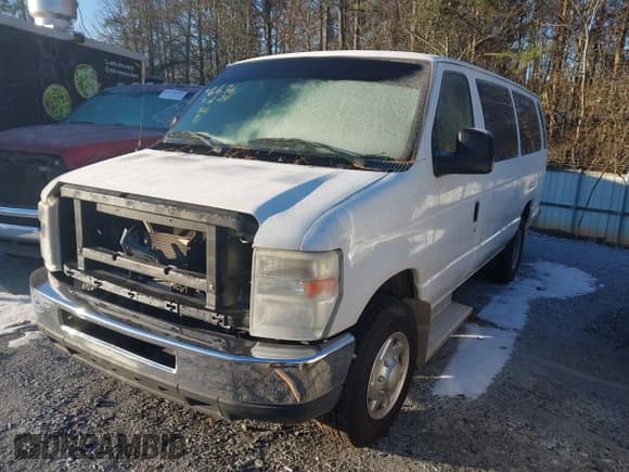 ✅ 2013 Ford Econoline Passenger XL • VIN: 1FBSS3BL2DDA76608 • Lot: 41393919. Wystawiony na IAAI z przebiegiem Nie podano. Bezpłatny archiwum sprzedaży aukcyjnych z USA i szczegółowy raport historii pojazdu na DreamBid. Zdjęcie 2.