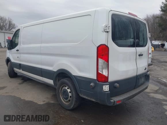 ✅ 2018 Ford Transit • VIN: 1FTYR2YM8JKA04248 • Lot: 41686135. Wystawiony na IAAI z przebiegiem 204 019 mil. Bezpłatny archiwum sprzedaży aukcyjnych z USA i szczegółowy raport historii pojazdu na DreamBid. Zdjęcie 3.