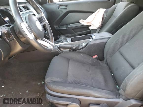 2014 Ford Mustang V6 с VIN 1ZVBP8AM7E5333498, выставлен на аукционе Copart как лот 68508015 с пробегом 53 734 миль миль и Списание • Salvage title. История ставок и продаж доступна на DreamBid. Изображение 7.