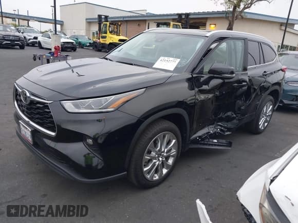 ✅ 2023 Toyota Highlander L • VIN: 5TDKDRAHXPS516220 • Lot: 42152777. Wystawiony na IAAI z przebiegiem 19 263 mil. Bezpłatny archiwum sprzedaży aukcyjnych z USA i szczegółowy raport historii pojazdu na DreamBid. Zdjęcie 19.