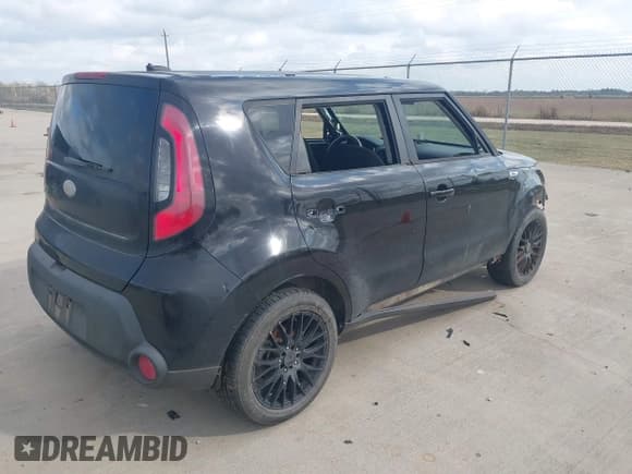 ✅ 2014 Kia Soul + • VIN: KNDJP3A57E7010163 • Lot: 43785953. Listed on IAAI with Not provided. Free auction sales archive from the USA and detailed vehicle history report at DreamBid. Image 4.