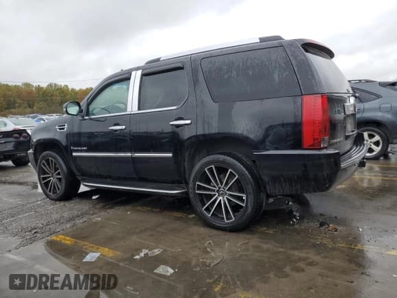 ✅ 2007 Cadillac Escalade • VIN: 1GYFK63817R243390 • Lot: 82670875. Listed on Copart with 206,248 mi. Free auction sales archive from the USA and detailed vehicle history report at DreamBid. Image 2.