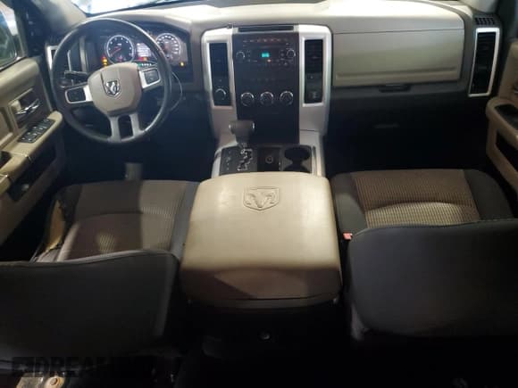 ✅ 2009 Dodge 1500 SLT • VIN: 1D3HV13TX9S771462 • Lot: 55118675. Wystawiony na Copart z przebiegiem 207 002 mil. Bezpłatny archiwum sprzedaży aukcyjnych z USA i szczegółowy raport historii pojazdu na DreamBid. Zdjęcie 8.