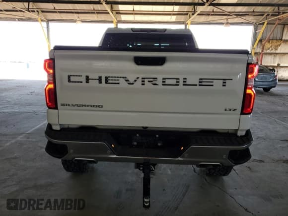 ✅ 2020 Chevrolet Silverado 1500 LTZ • VIN: 3GCUYGEL4LG260147 • Lot: 47119355. Wystawiony na Copart z przebiegiem 95 710 mil. Bezpłatny archiwum sprzedaży aukcyjnych z USA i szczegółowy raport historii pojazdu na DreamBid. Zdjęcie 6.