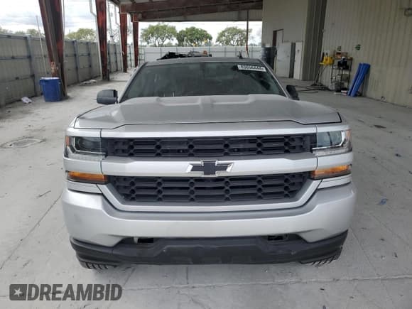 ✅ 2017 Chevrolet Silverado 1500 Custom • VIN: 1GCRCPEH3HZ267419 • Lot: 83856444. Wystawiony na Copart z przebiegiem 78 952 mil. Bezpłatny archiwum sprzedaży aukcyjnych z USA i szczegółowy raport historii pojazdu na DreamBid. Zdjęcie 5.