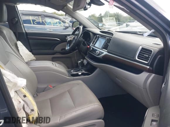 ✅ 2015 Toyota Highlander Limited • VIN: 5TDDKRFH4FS160465 • Лот: 43347131. Опубликован ранее на IAAI с пробегом 169 670 миль. Бесплатный доступ к архиву аукционных продаж из США и подробный отчёт об истории автомобиля на DreamBid. Изображение 5.