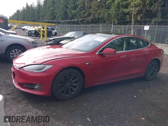 ✅ 2018 Tesla Model S 75D • VIN: 5YJSA1E25JF285674 • Lot: 43640164. Wystawiony na IAAI z przebiegiem 41 266 mil. Bezpłatny archiwum sprzedaży aukcyjnych z USA i szczegółowy raport historii pojazdu na DreamBid. Zdjęcie 2.