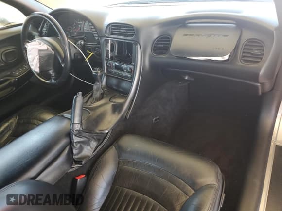 ✅ 2001 Chevrolet Corvette • VIN: 1G1YY22G815104086 • Lot: 57889505. Wystawiony na Copart z przebiegiem 149 284 mil. Bezpłatny archiwum sprzedaży aukcyjnych z USA i szczegółowy raport historii pojazdu na DreamBid. Zdjęcie 8.