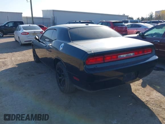 ✅ 2013 Dodge Challenger Rallye Redline • VIN: 2C3CDYAGXDH728622 • Lot: 40983784. Wystawiony na IAAI z przebiegiem 184 131 mil. Bezpłatny archiwum sprzedaży aukcyjnych z USA i szczegółowy raport historii pojazdu na DreamBid. Zdjęcie 3.