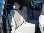 ✅ 2020 Kia Sedona LX • VIN: KNDMB5C18L6653478 • Lot: 43369104. Wystawiony na IAAI z przebiegiem 92 248 mil. Bezpłatny archiwum sprzedaży aukcyjnych z USA i szczegółowy raport historii pojazdu na DreamBid. Zdjęcie 8.