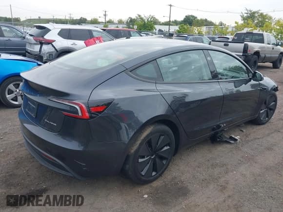 ✅ 2025 Tesla Model 3 Long Range • VIN: 5YJ3E1EB5SF935033 • Лот: 43265782. Опубликован ранее на IAAI с пробегом Не указан. Бесплатный доступ к архиву аукционных продаж из США и подробный отчёт об истории автомобиля на DreamBid. Изображение 4.