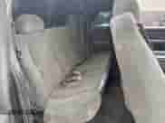 2004 Chevrolet Silverado 1500 z VIN 1GCEK19T74E305457, wystawiony jako Copart lot #59048185 z przebiegiem 261 976 mil mil oraz Czysty tytuł • Clean title. Historia ofert i sprzedaży dostępna na DreamBid. Obrazek 6.