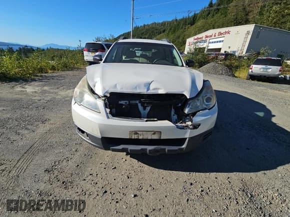 ✅ 2010 Subaru Outback • VIN: 4S4BRBAC2A1340132 • Lot: 71088575. Listed on Copart with 110,221 mi. Free auction sales archive from the USA and detailed vehicle history report at DreamBid. Image 5.
