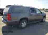 2010 Chevrolet Suburban LT z VIN 1GNUKJE36AR139025, wystawiony jako Copart lot #80656865 z przebiegiem 201 955 mil mil oraz Czysty tytuł • Clean title. Historia ofert i sprzedaży dostępna na DreamBid. Obrazek 3.